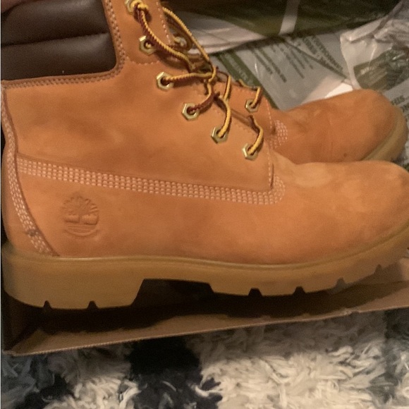 Women’s NEW timberland boots - Picture 3 of 5